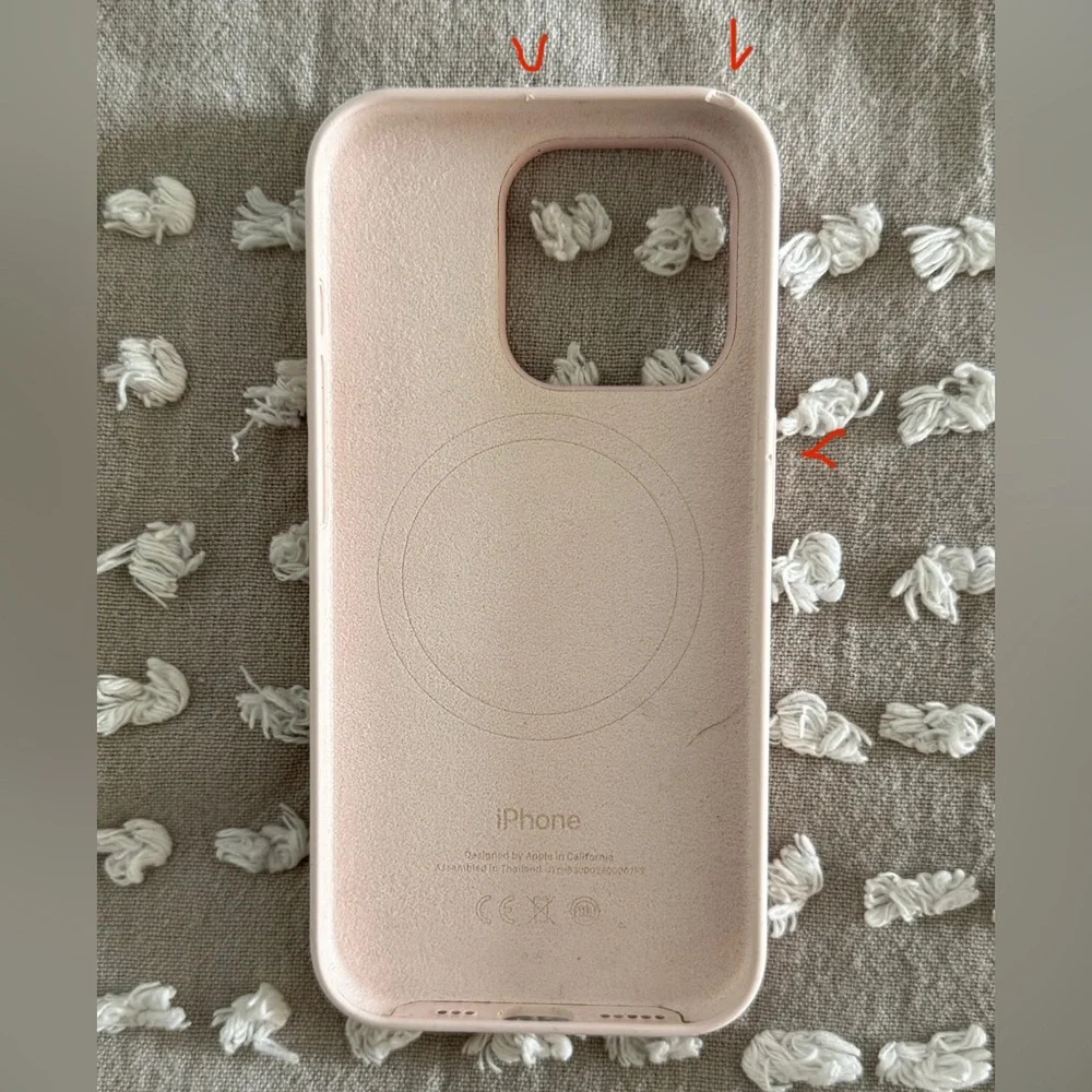 Apple iPhone 15 Pro Silicone Case - Pink